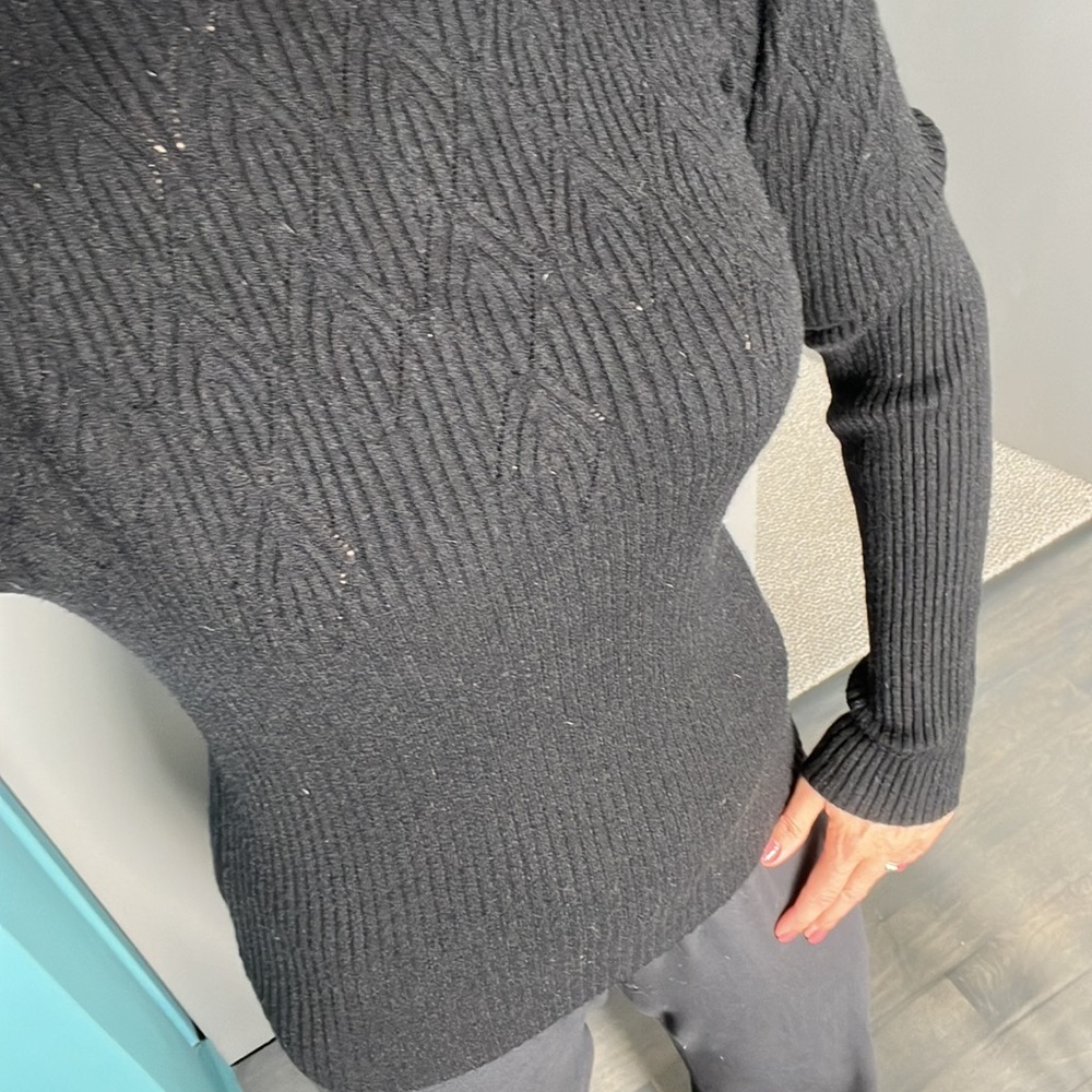 Soft Black Patterned Sweater Cuffless
